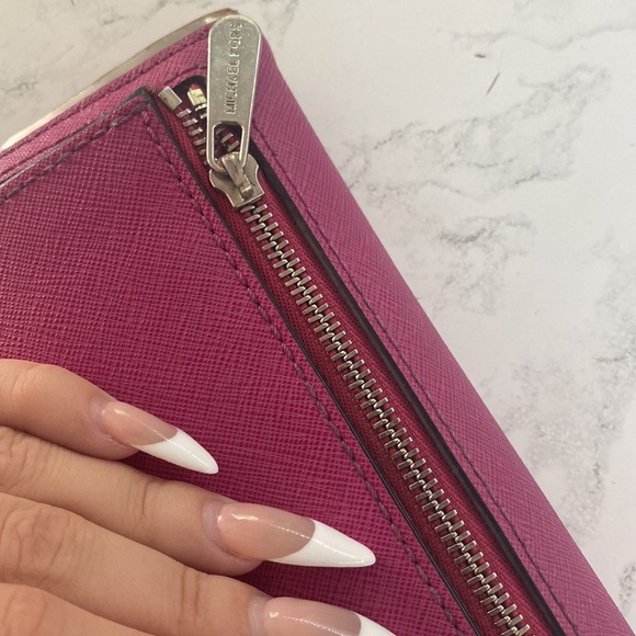 MICHAEL KORS WALLET - Picture 8 of 9